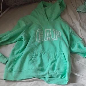 GAP sweatshirt